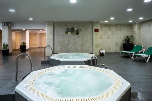 leonardo club hotel dead sea