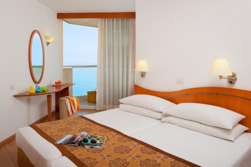 leonardo club hotel dead sea