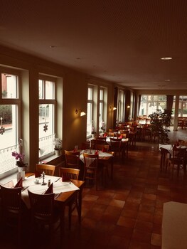 hotel butjadinger hof