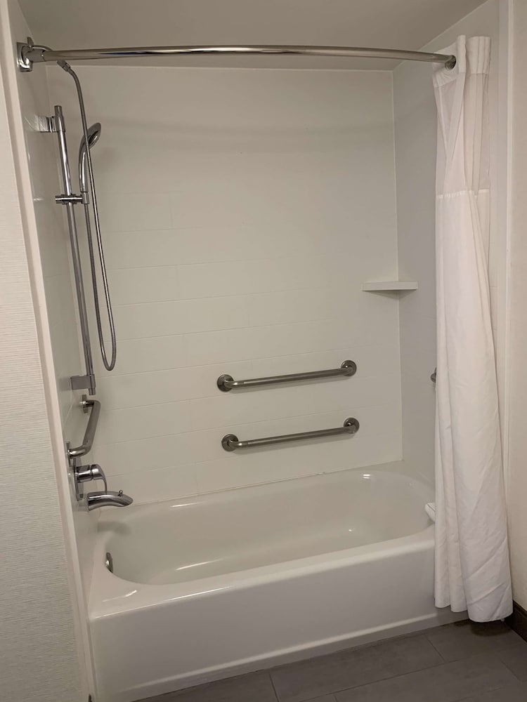 hampton inn and suites carson city