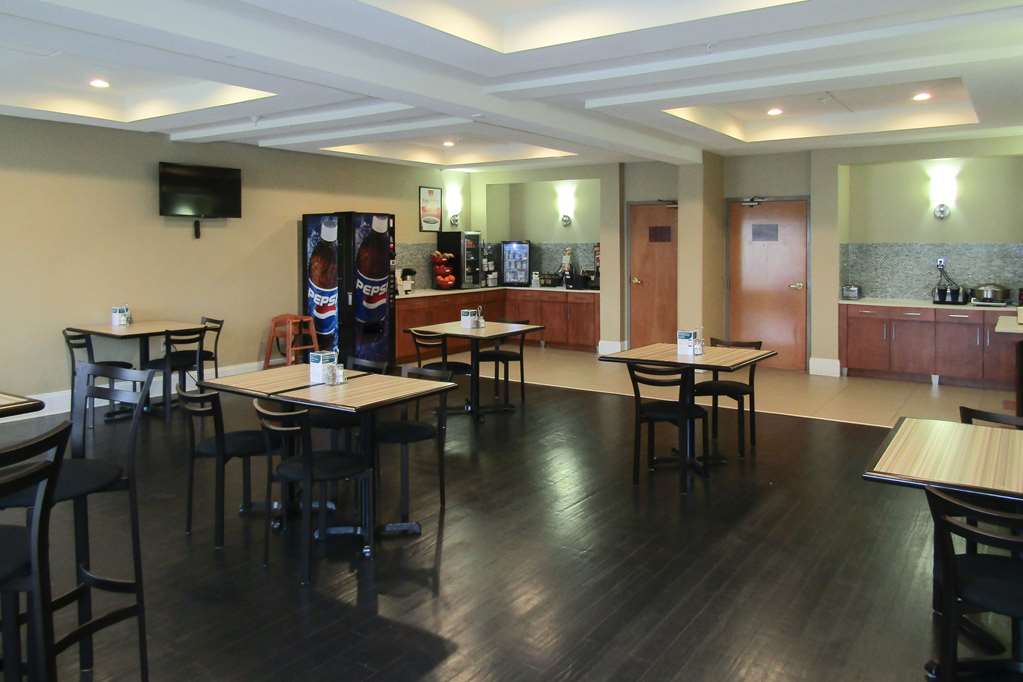 econo lodge inn and suites