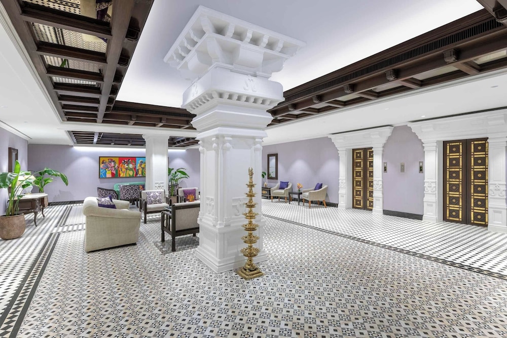 vivanta ernakulam marine drive