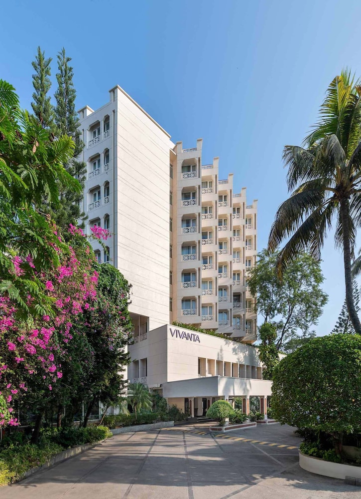 vivanta ernakulam marine drive