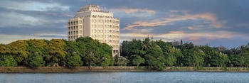 vivanta ernakulam marine drive