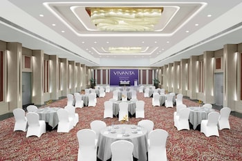 vivanta ernakulam marine drive