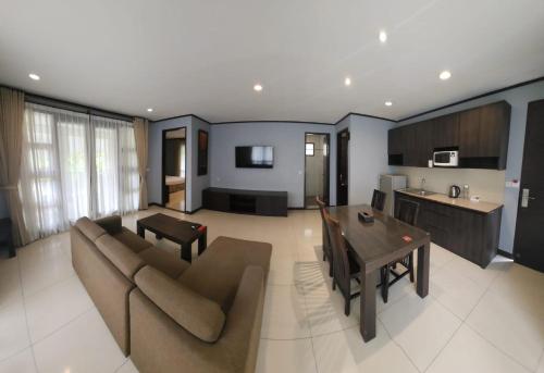 summer hill private villas and family hotel