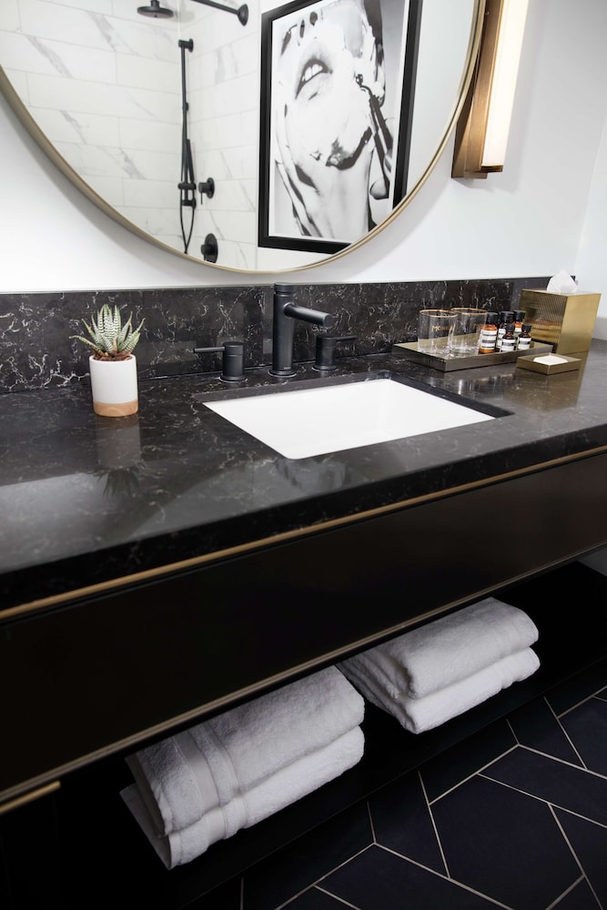 c baldwin curio collection by hilton
