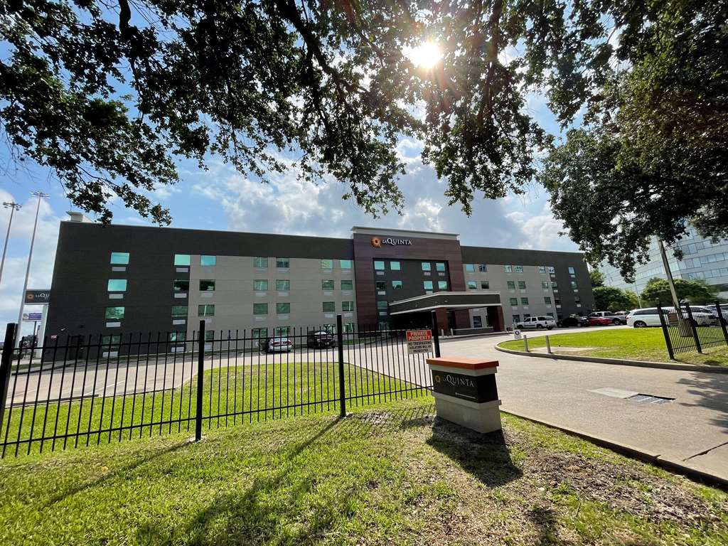 la quinta inn and suites by wyndham houston southwest