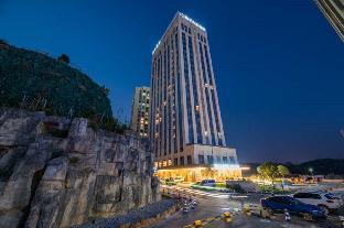 crystal orange hotel guiyang north railway station