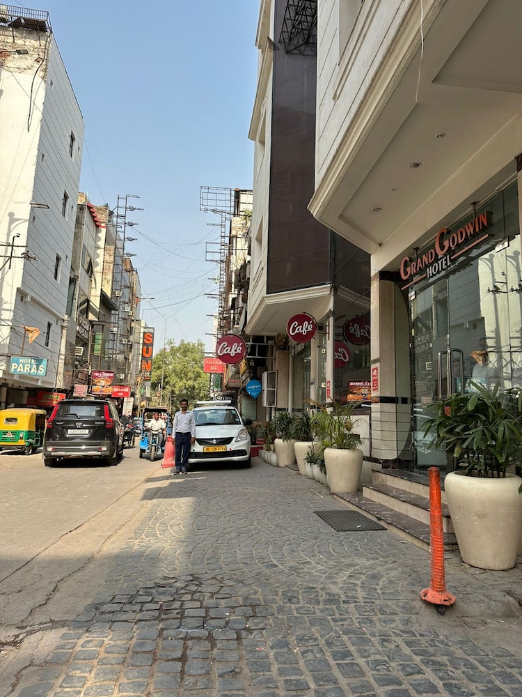 hotel grand godwin