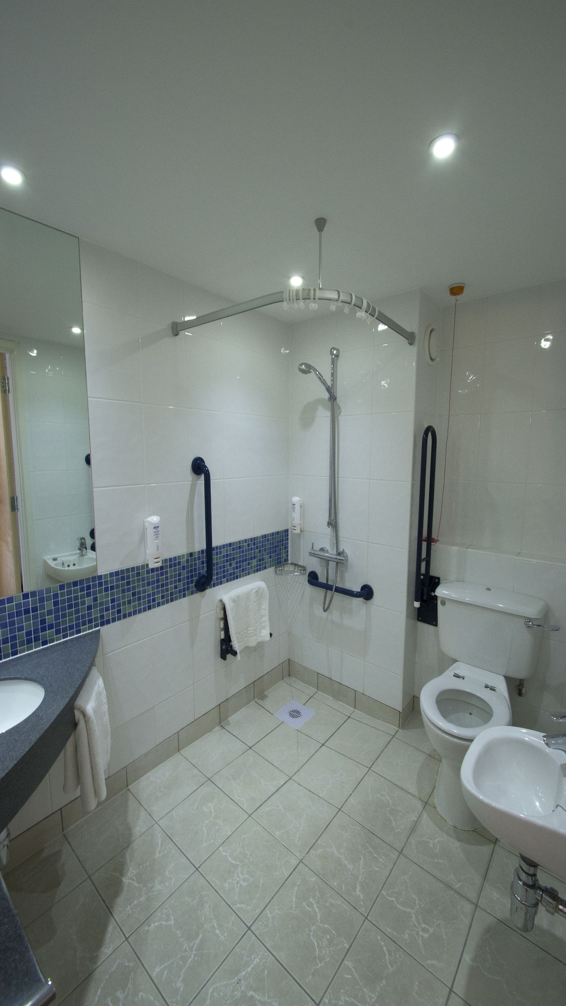 holiday inn express hull city centre by ihg