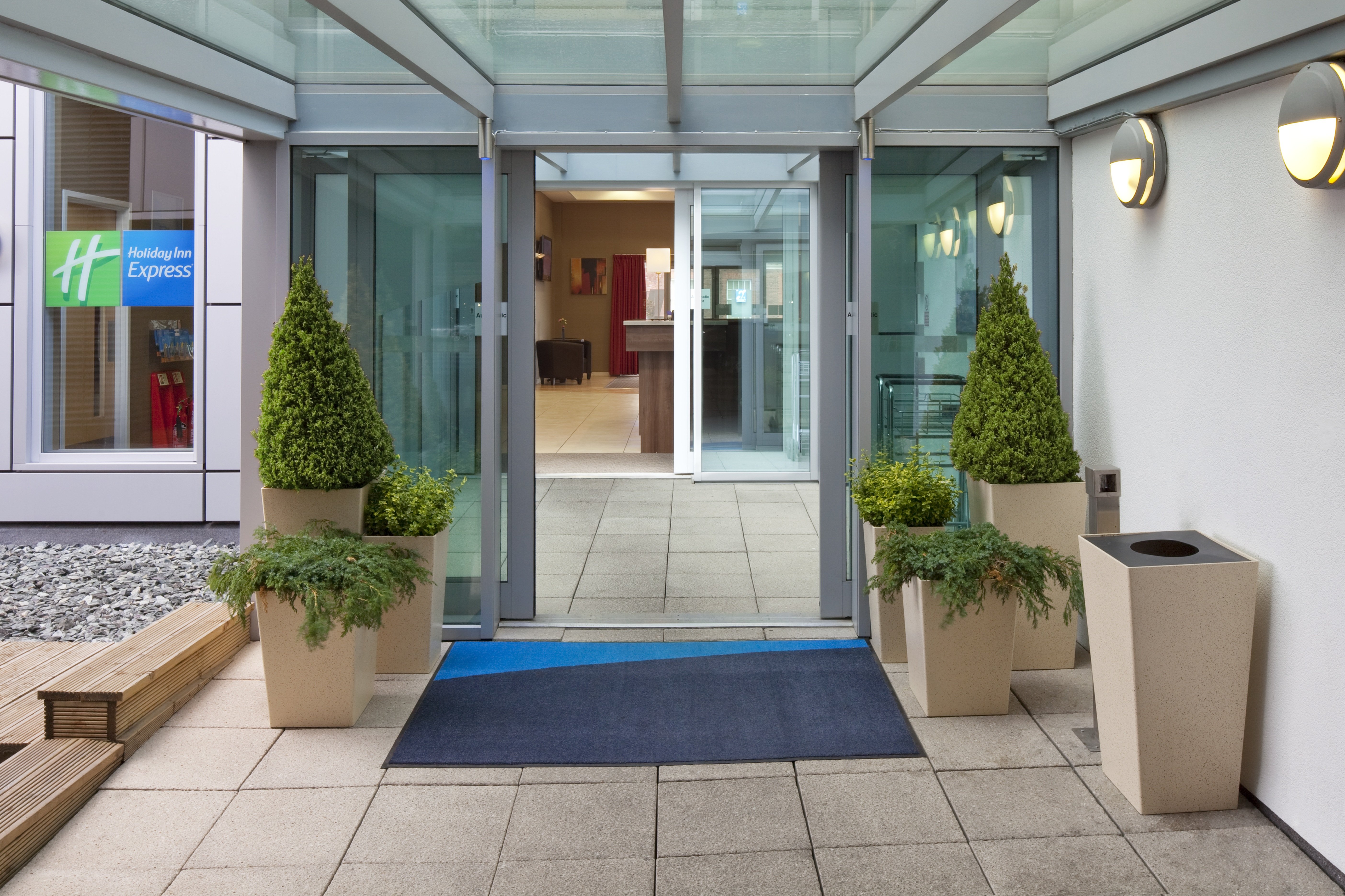 holiday inn express hull city centre by ihg