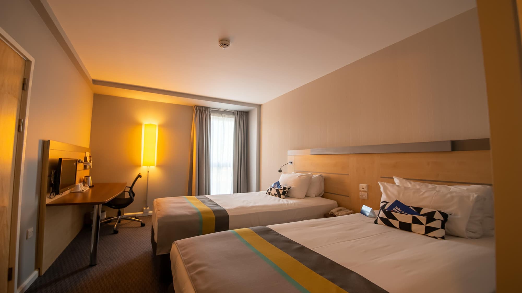 holiday inn express hull city centre by ihg