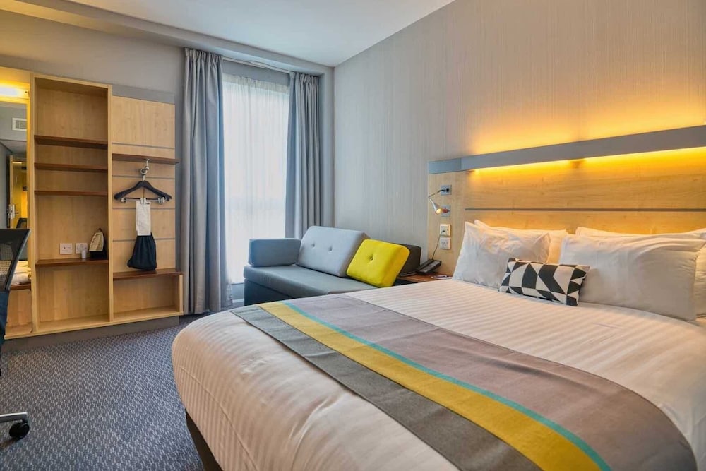 holiday inn express hull city centre by ihg