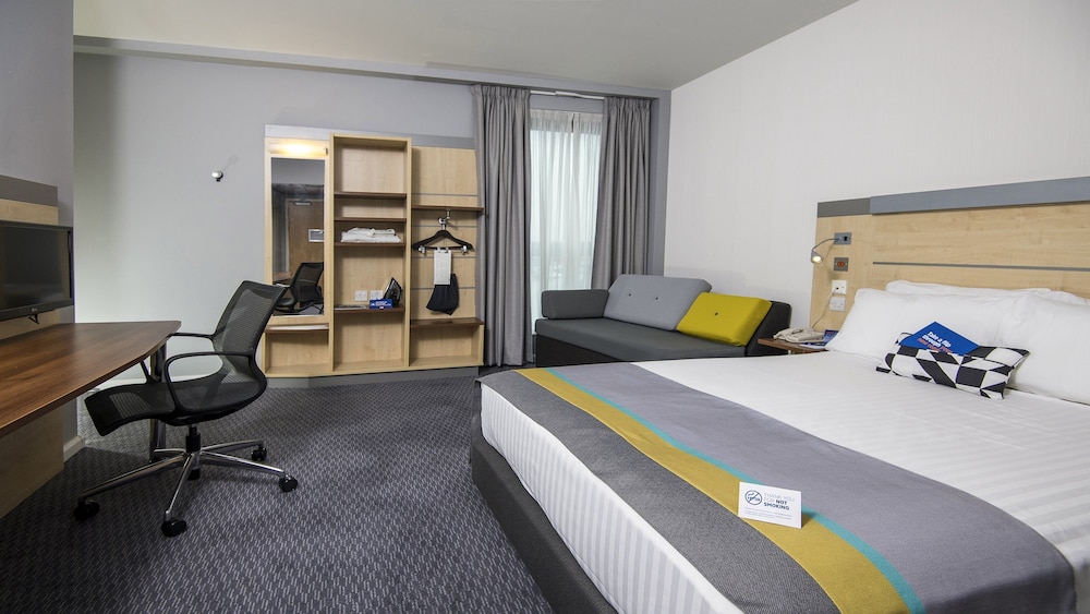 holiday inn express hull city centre by ihg