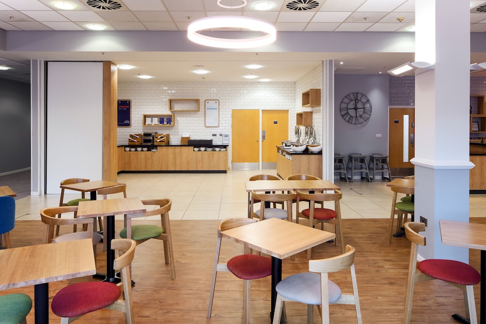 holiday inn express hull city centre by ihg