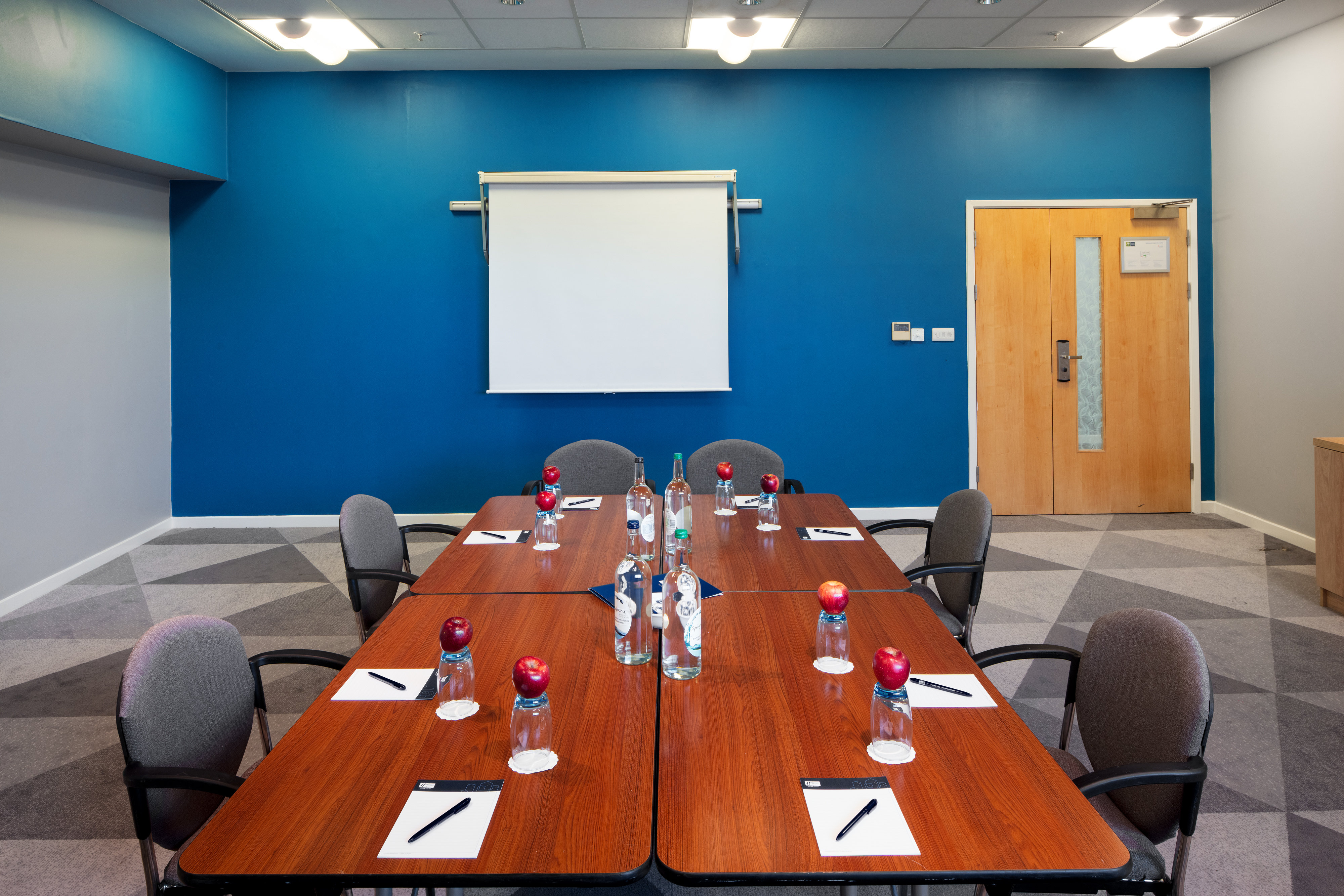 holiday inn express hull city centre by ihg