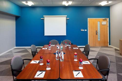 holiday inn express hull city centre by ihg