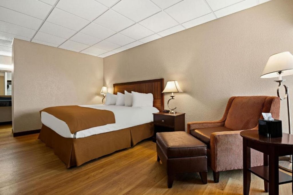 rodeway inn mcpherson