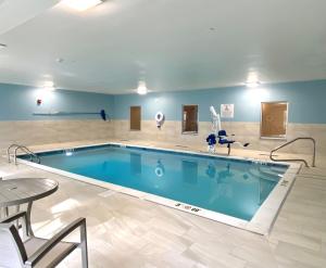 independents elyria inn and suites