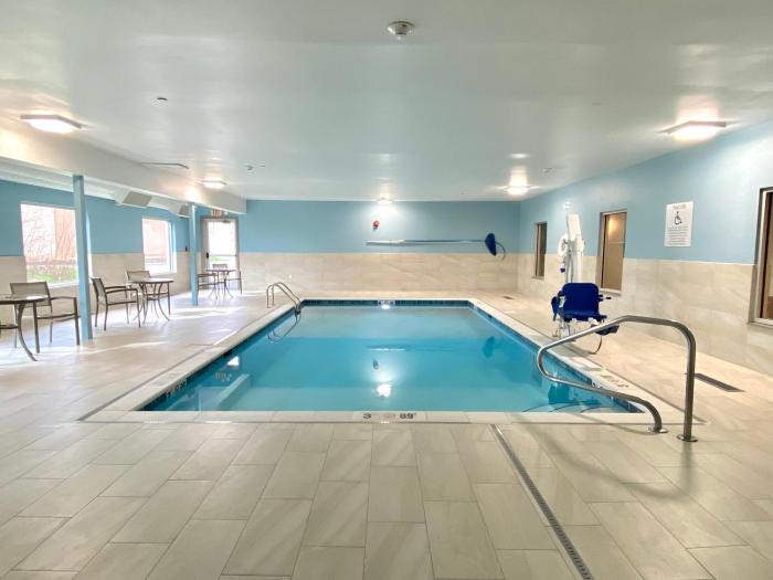 independents elyria inn and suites