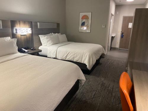 independents elyria inn and suites