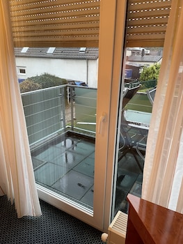 hotel garni merkenich