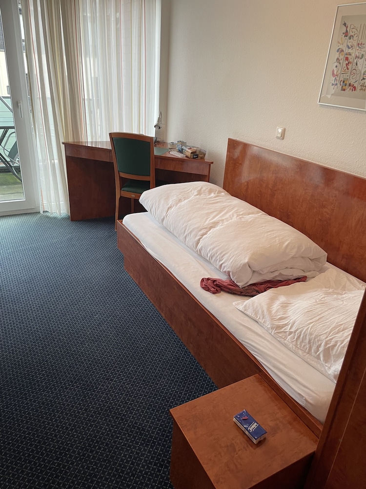 hotel garni merkenich