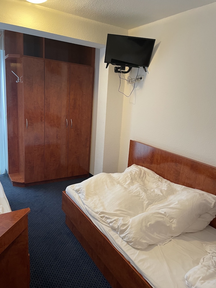 hotel garni merkenich