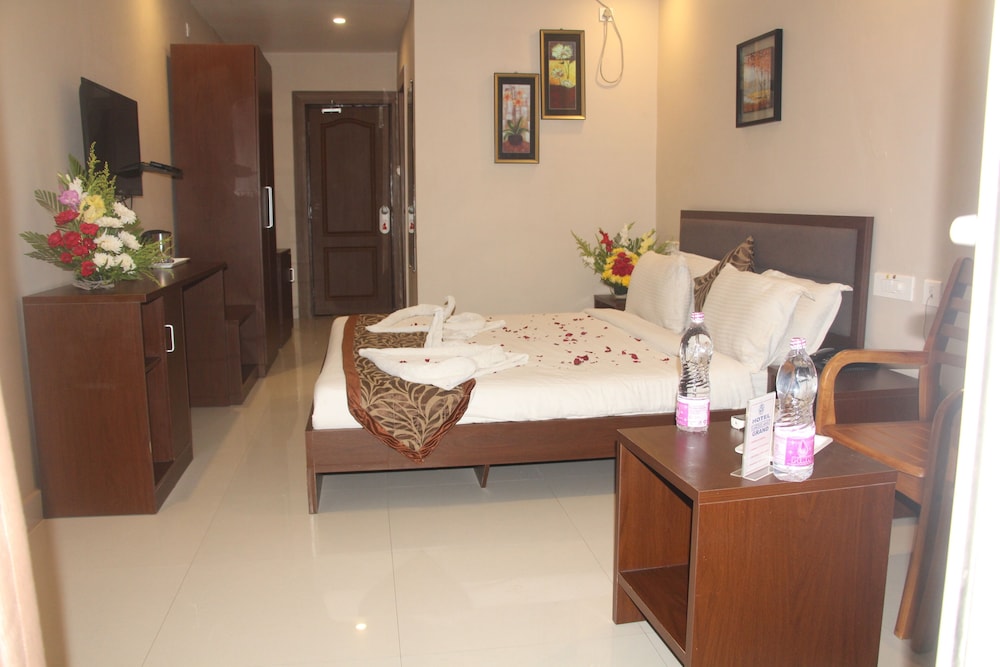 hotel shree hari grand