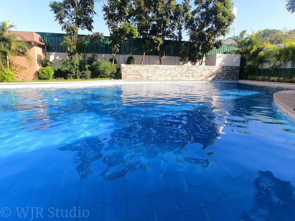 deluxe couple suite with lake view in alabang