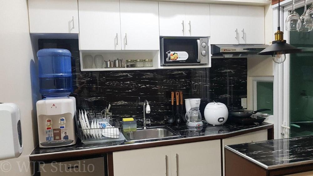 deluxe couple suite with lake view in alabang