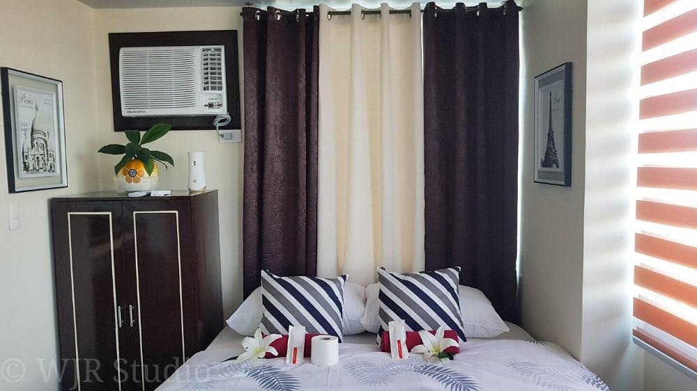 deluxe couple suite with lake view in alabang