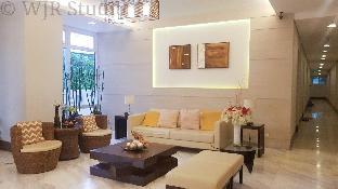 deluxe couple suite with lake view in alabang