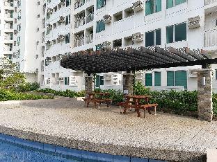 deluxe couple suite with lake view in alabang