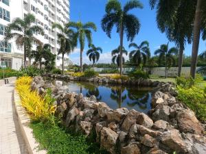 deluxe couple suite with lake view in alabang