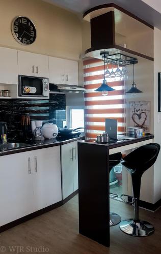 deluxe couple suite with lake view in alabang