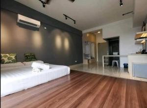 aeropod 5 mins to airport 10 mins to kk city