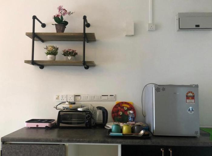 aeropod 5 mins to airport 10 mins to kk city