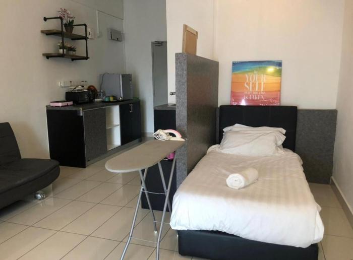 aeropod 5 mins to airport 10 mins to kk city