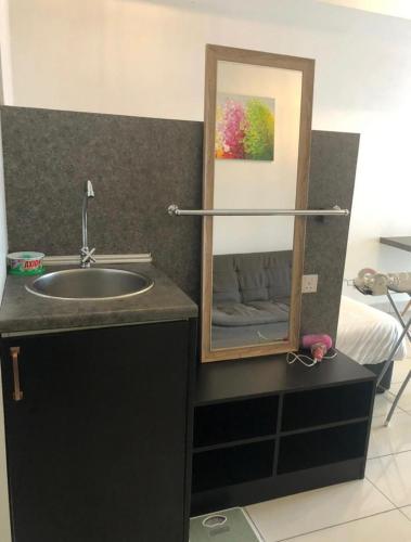 aeropod 5 mins to airport 10 mins to kk city