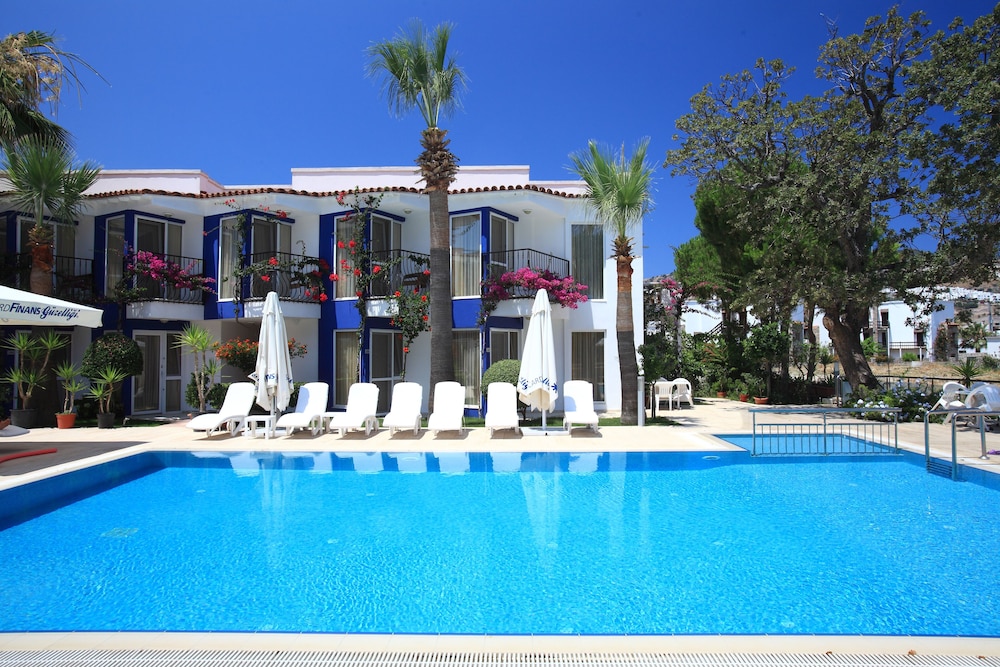 catamaran hotel