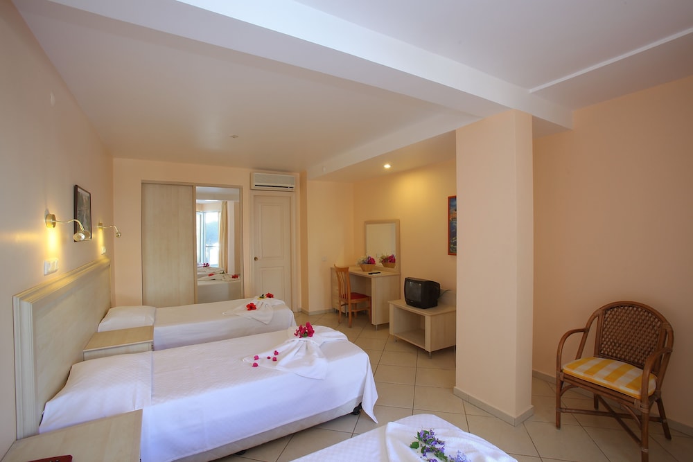 catamaran hotel