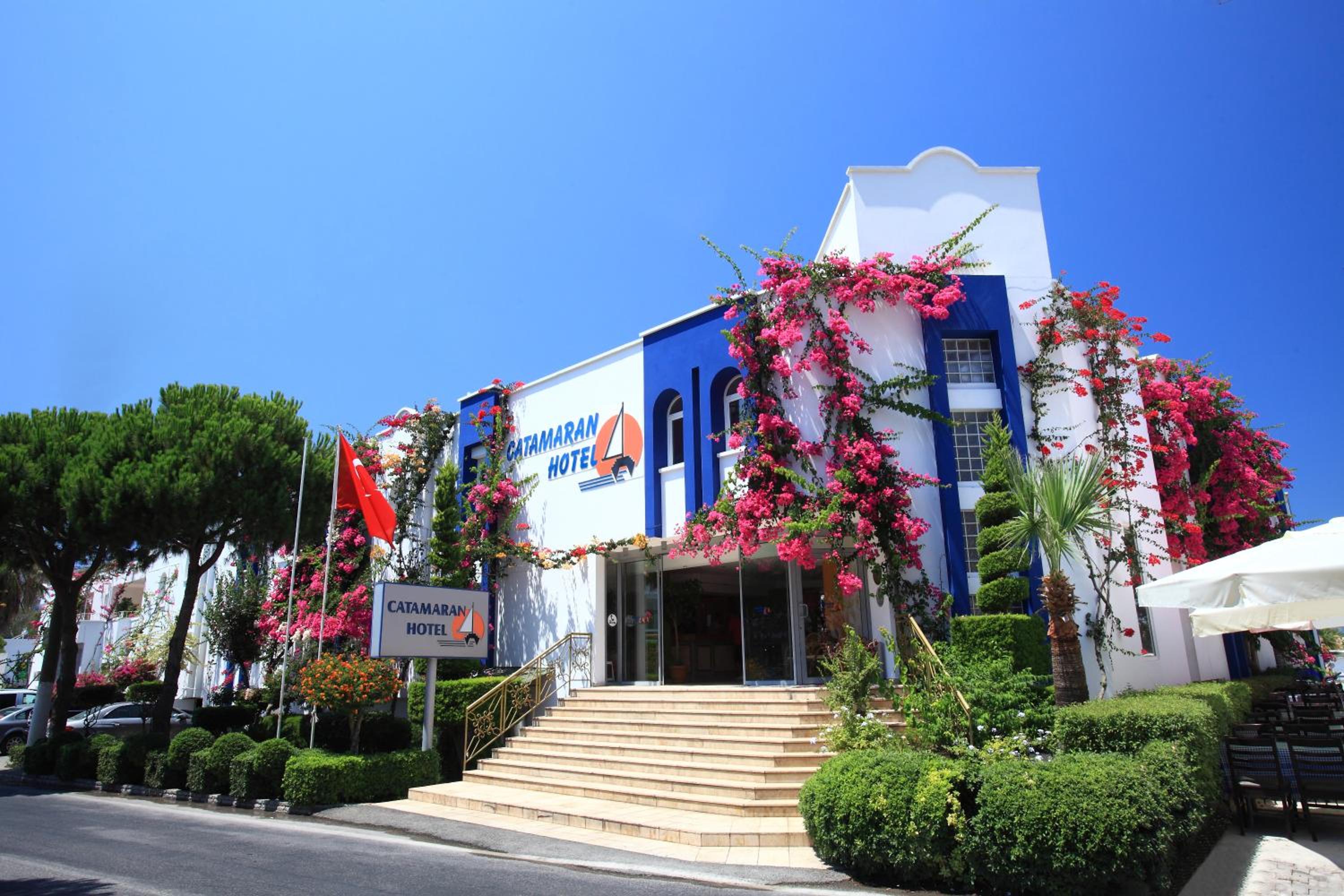 catamaran hotel