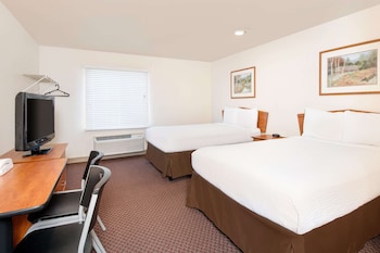 woodspring suites columbus fort moore