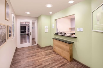 woodspring suites columbus fort moore