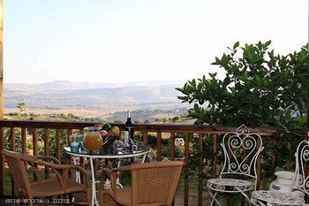 Betzel Haella,Kahal>>Alma,4 star