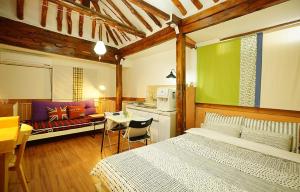 jeonju namugeuneul and geunsoonae chogajip