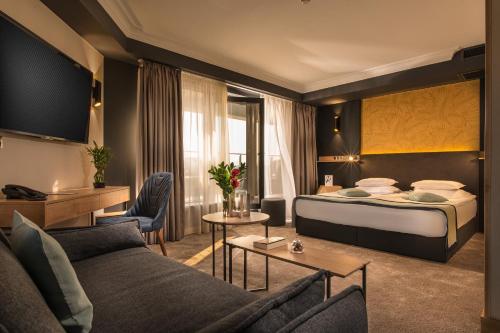 rosslyn thracia hotel