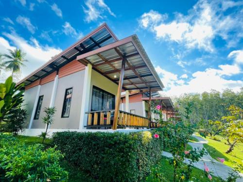 phurin thara resort